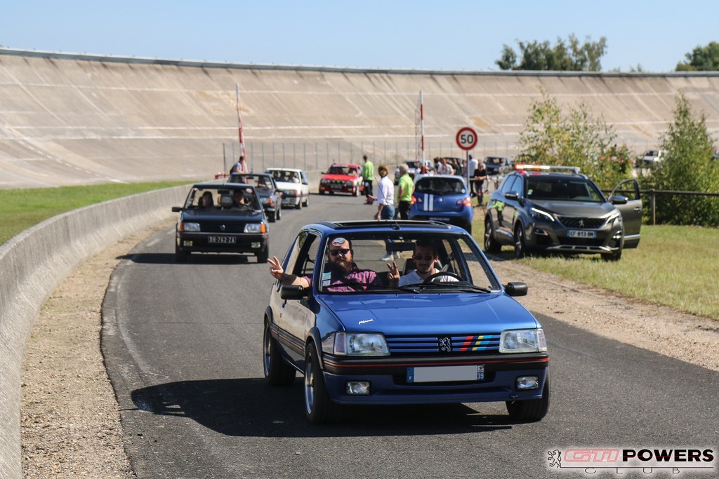 Les Grandes Heures Autos 2017 - 23 et 24 Sept - Page 7 BslDIU