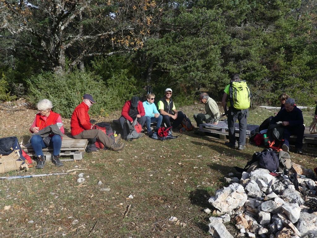 St Saturnin lès Apt-Les Aiguiers-Jeudi 29 novembre 2018 ZgCk1V