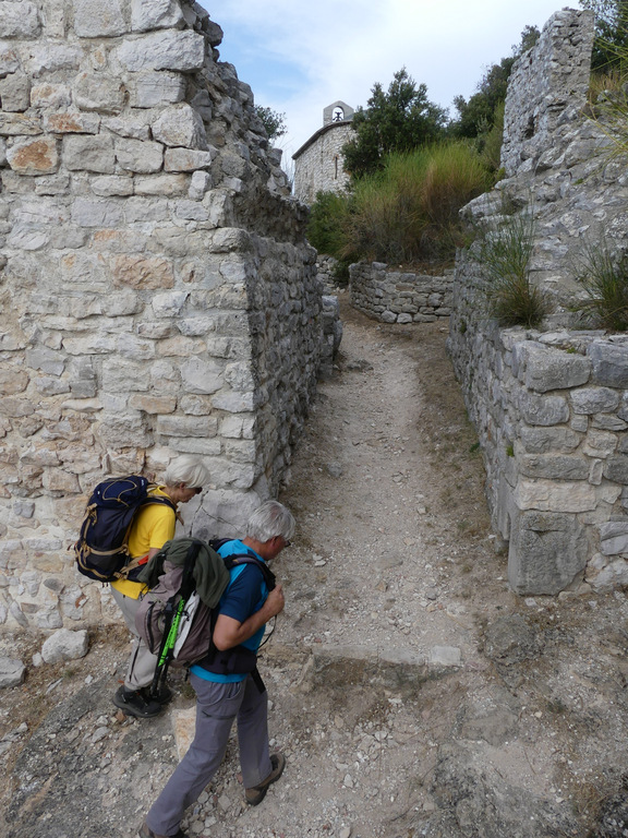 Rougiers-Source Guillandière- Château et chapelle St Jean-Jeudi 28 septembre 2017 02GcSr