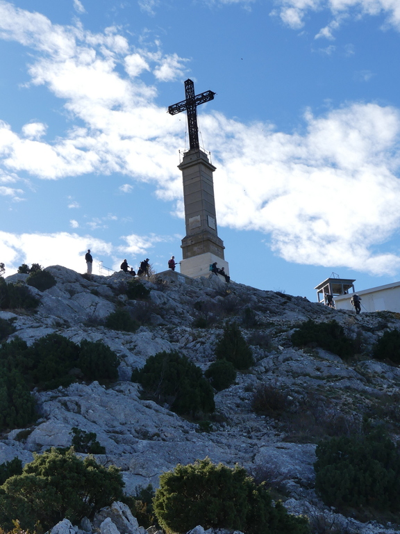 Ste Victoire-Croix de Provenvce par le tracé Vert-Jeudi 24 novembre 2022 0VCndN