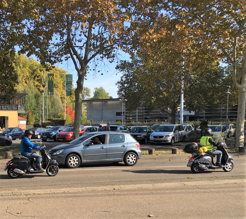 Ici le CR et les Photos du Rétro-Rencard à Strasbourg-Meinau du 8.10.2018 C3Y8d0