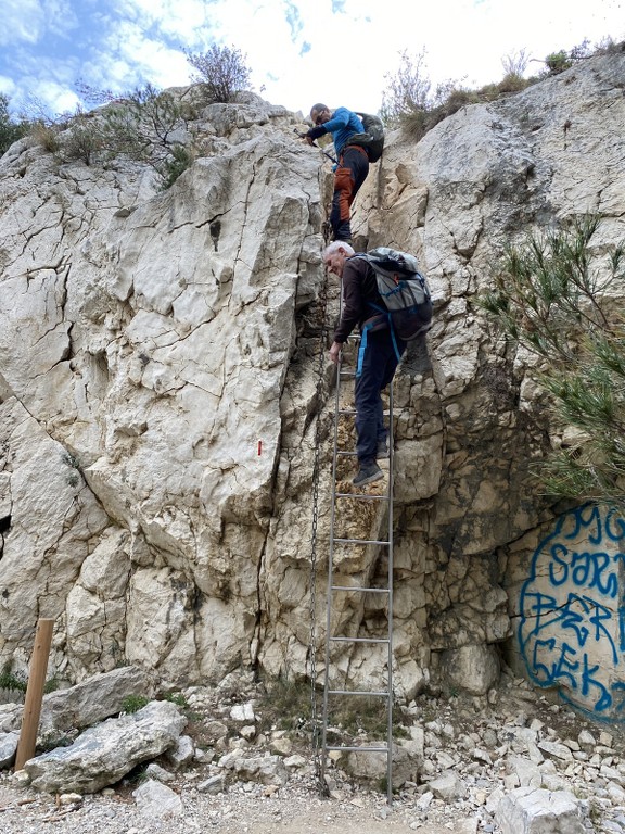 Calanques-Sormiou-Morgiou-Sugiton-Jeudi 23 février 2023 WI6j4W