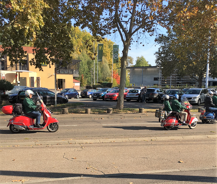 Ici le CR et les Photos du Rétro-Rencard à Strasbourg-Meinau du 8.10.2018 YwMcDk