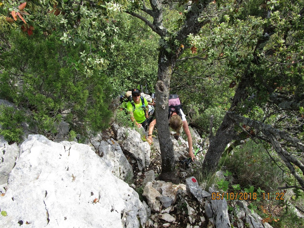 St Saturnin-lès-Apt-Baume Roustan-Jeudi 10 mai 2018 CuBEBj