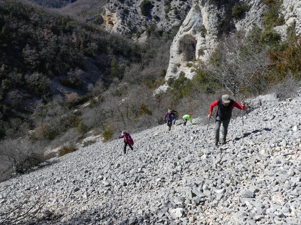 Buoux-Crêtes du Lubéron-Jeudi 22 mars 2018 MQOayF