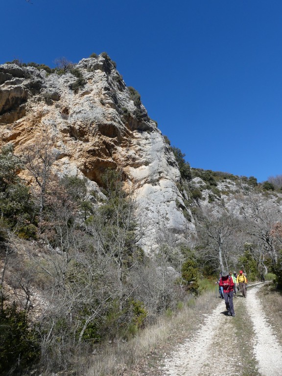 Buoux-Crêtes du Lubéron-Jeudi 22 mars 2018 EDau6v