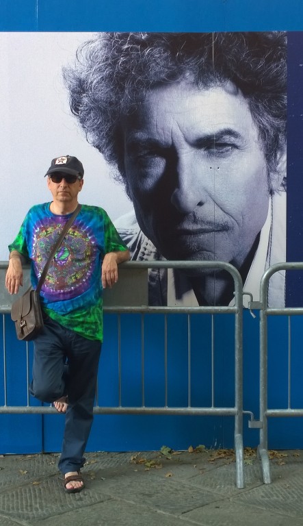 DYLAN CUMPLE 76, FELICIDADES MAESTRO SaPmNU