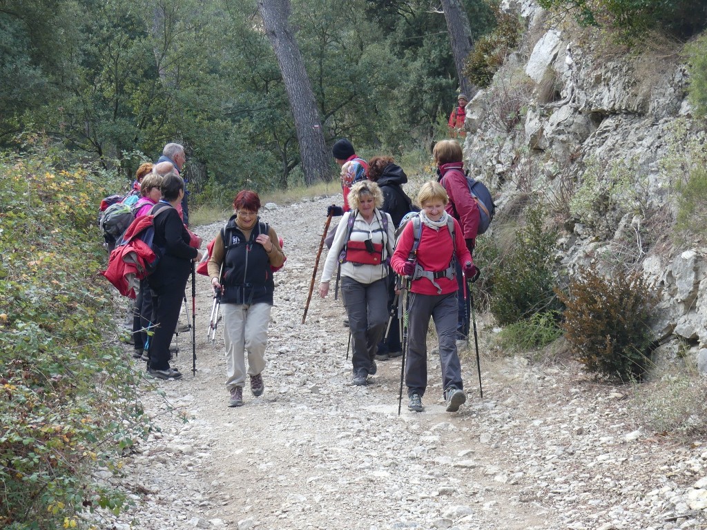 Lubéron-Vallon de l'Arc-Arche du Portalas-Jeudi 9 novembre 2017 AVpLrl