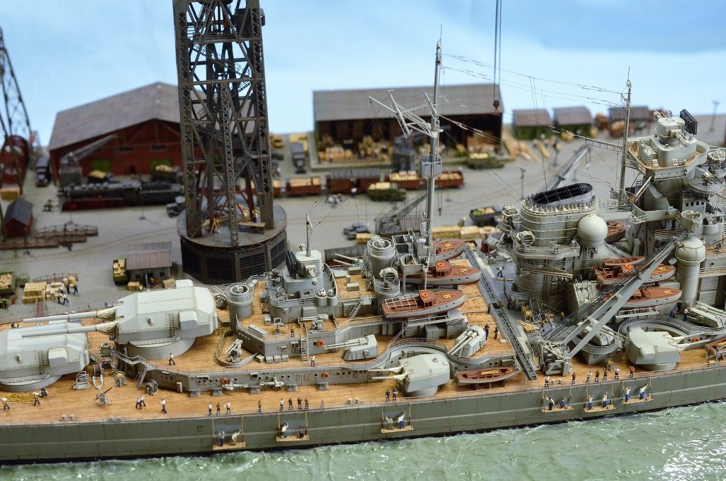 Dio : Grande grue 250 t port de Hambourg et Bismarck (1/350°) - Page 17 GCGeHe