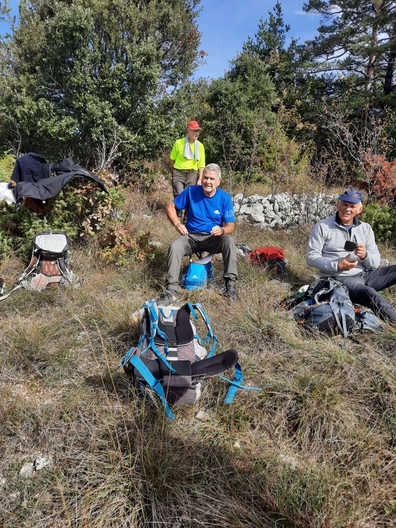 St Saturnin-lès-Apt Les Aiguiers-Jeudi 21 octobre 2021 RZPZYm