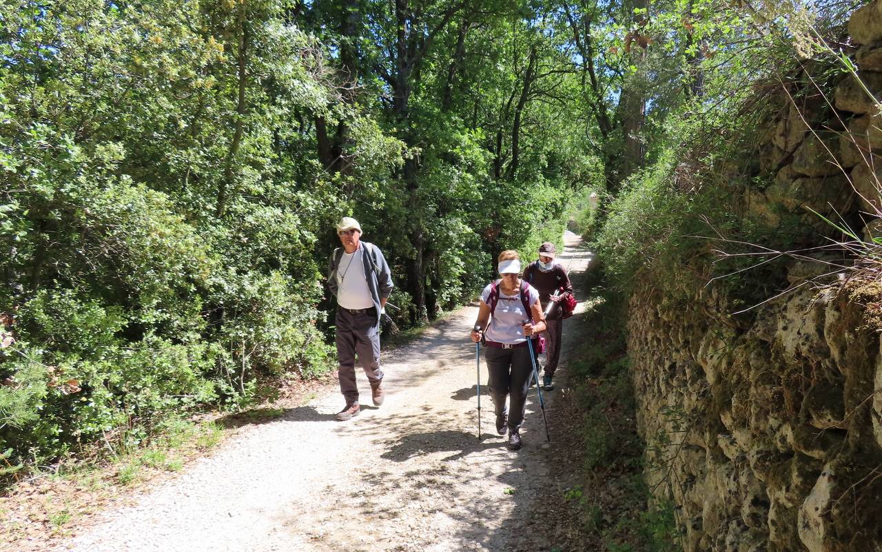 ( Jean Marie et Gérard ) Lourmarin - Jeudi 11 mai 2023 4hmiYC