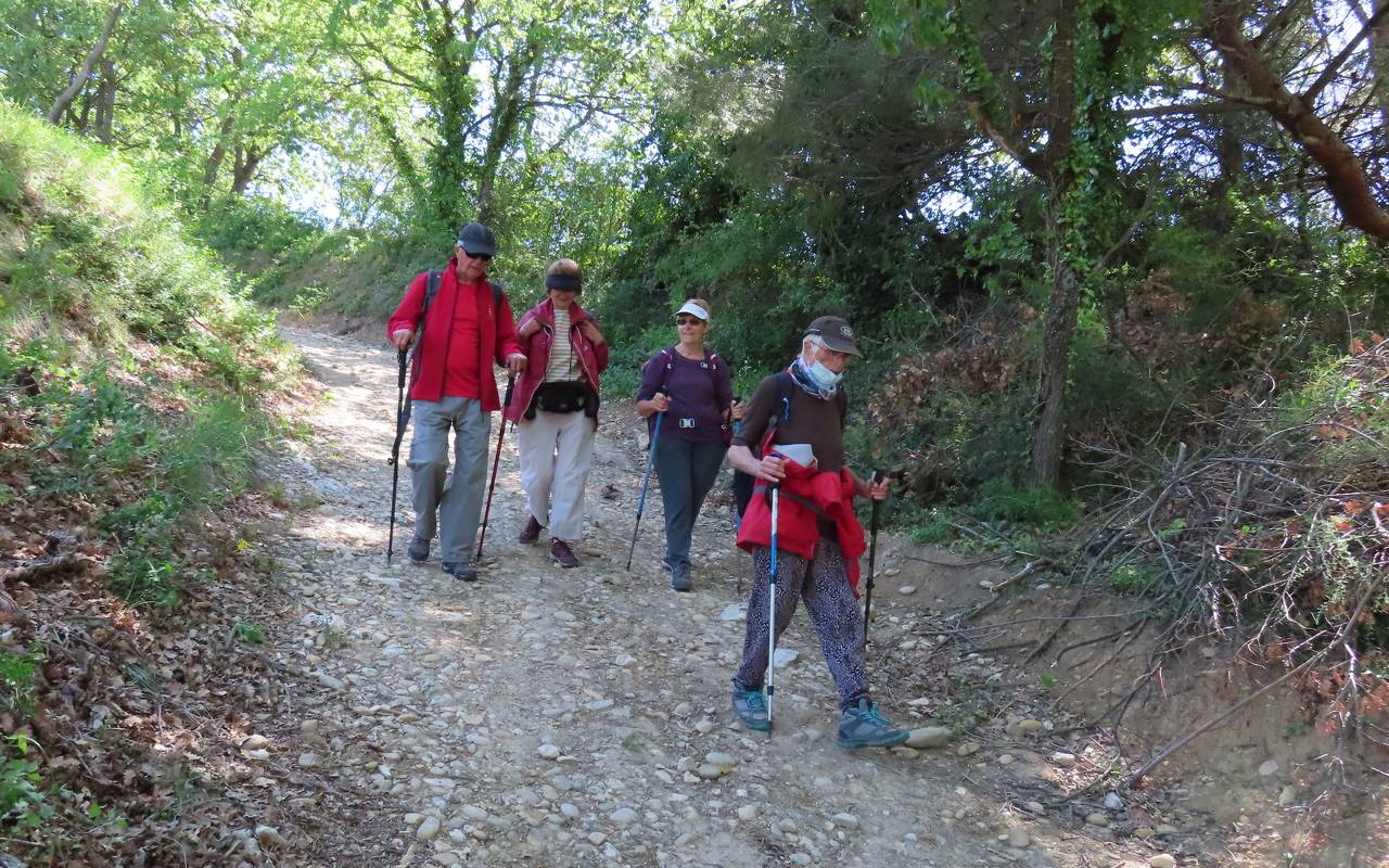 ( Jean Marie et Gérard ) Lourmarin - Jeudi 11 mai 2023 8rX5CQ