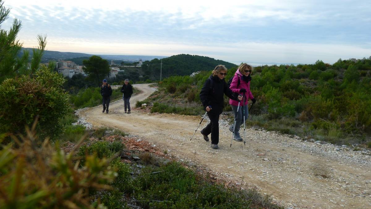 ( Colette ) Les Pennes Mirabeau - Jeudi après-midi 7 décembre 2023 Dw3SOI