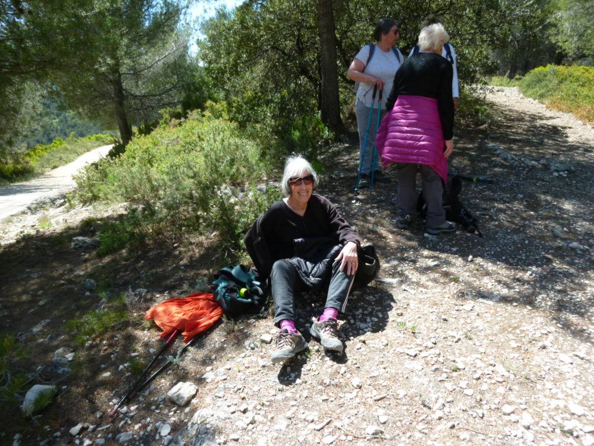 ( Colette ) Simiane - Jeudi après-midi 25 avril 2024 HLQIUN