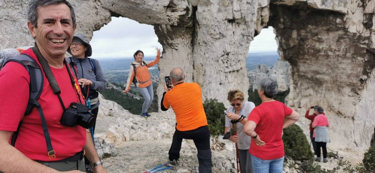 ( René et Pierre ) St Rémy de Provence - Jeudi 28 mars 2024 V9xijG