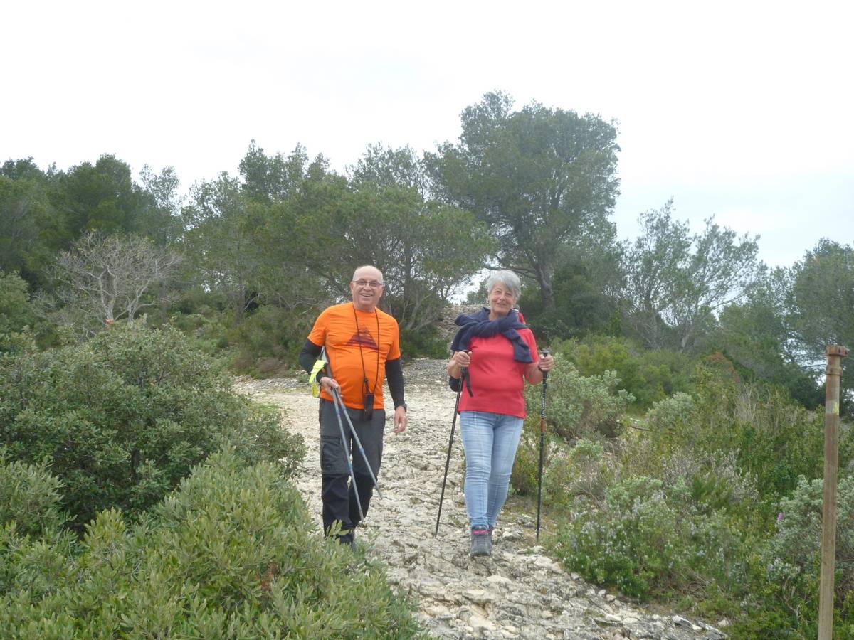 ( René et Pierre ) St Rémy de Provence - Jeudi 28 mars 2024 Yey0Kb