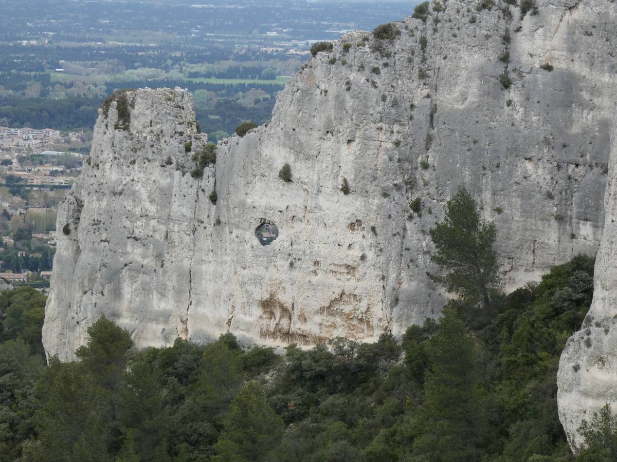 ( René et Pierre ) St Rémy de Provence - Jeudi 28 mars 2024 ABPEc7