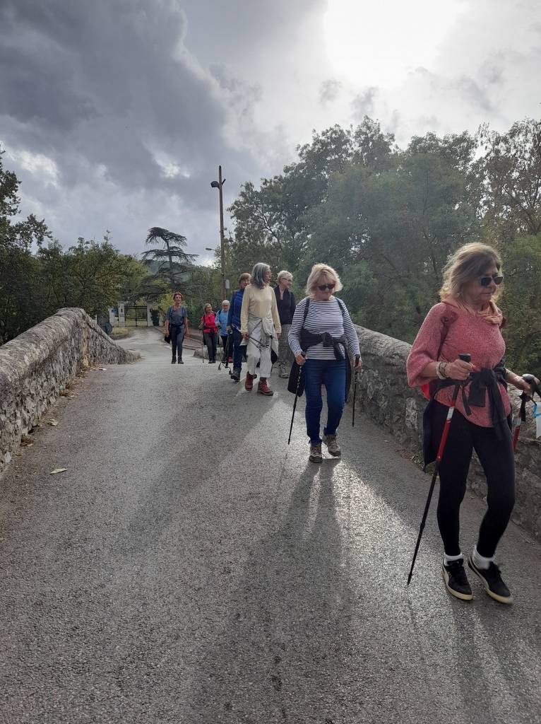 ( Colette ) Aix en Provence - Jeudi après-midi 19 octobre 2023 IbkSCy