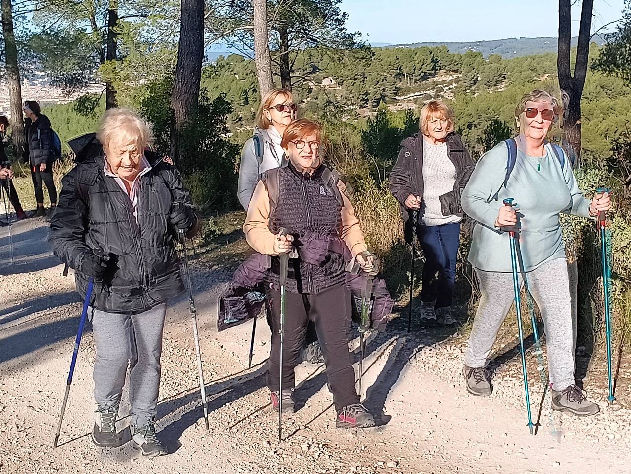 ( Colette ) Luynes - Jeudi après-midi 4 janvier 2024 SE5roA