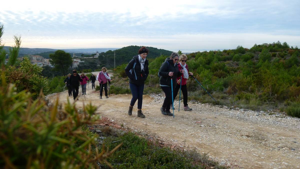 ( Colette ) Les Pennes Mirabeau - Jeudi après-midi 7 décembre 2023 EeYah6