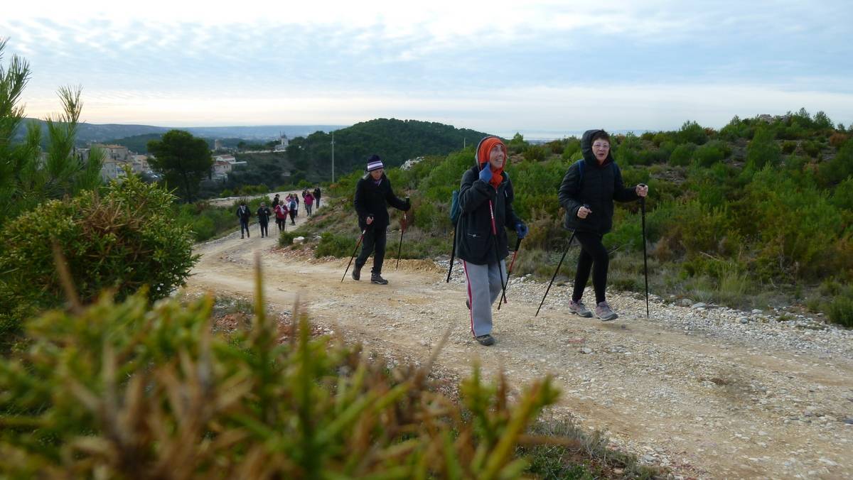 ( Colette ) Les Pennes Mirabeau - Jeudi après-midi 7 décembre 2023 JYUGUU