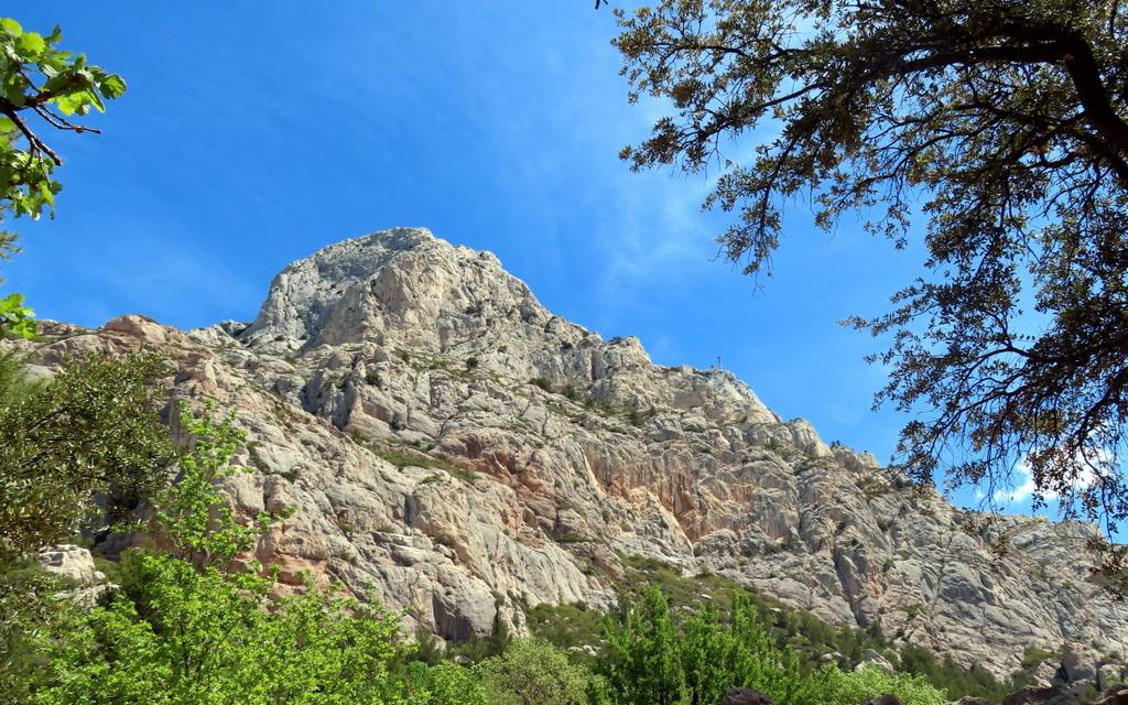 ( Jean-Marie et Gérard ) Ste Victoire - Refuge de Cézanne- Jeudi 27 avril 2023 Y5zJYL