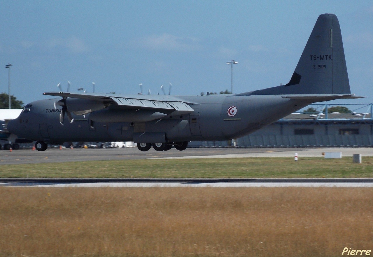 Tunisian Air Force Lockheed Martin C-130J-30 TS-MTK & Divers le 10.07.14 Ce6a83