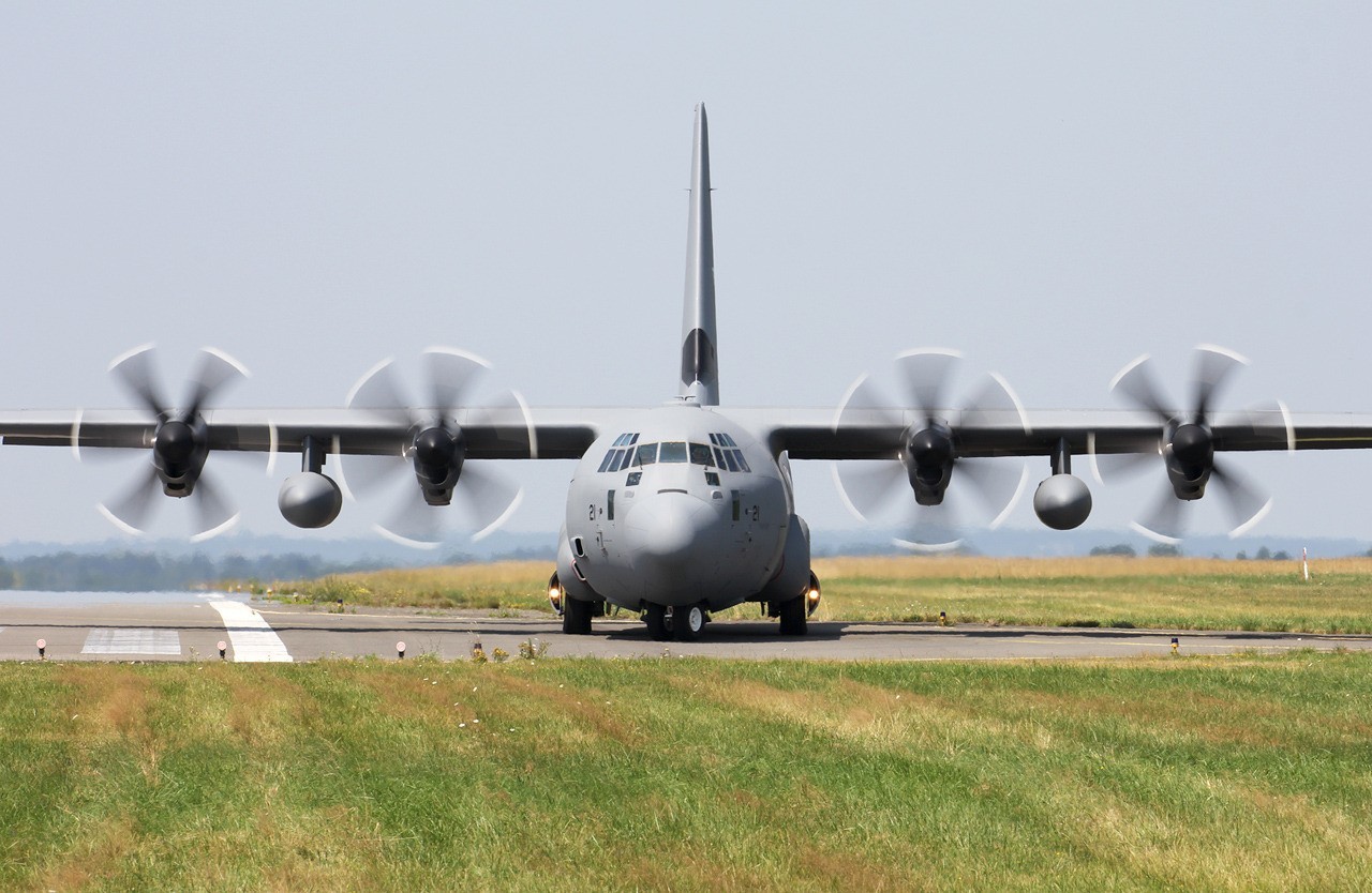 C130J30 TS-MTK et divers du 23 Juillet 2014 4fd11b