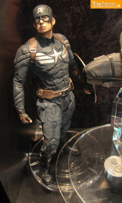 CAPTAIN AMERICA STEALTH  WINTER SOLDIER 1/4 STATUE GENTLE GIANT - Page 3 D66feb