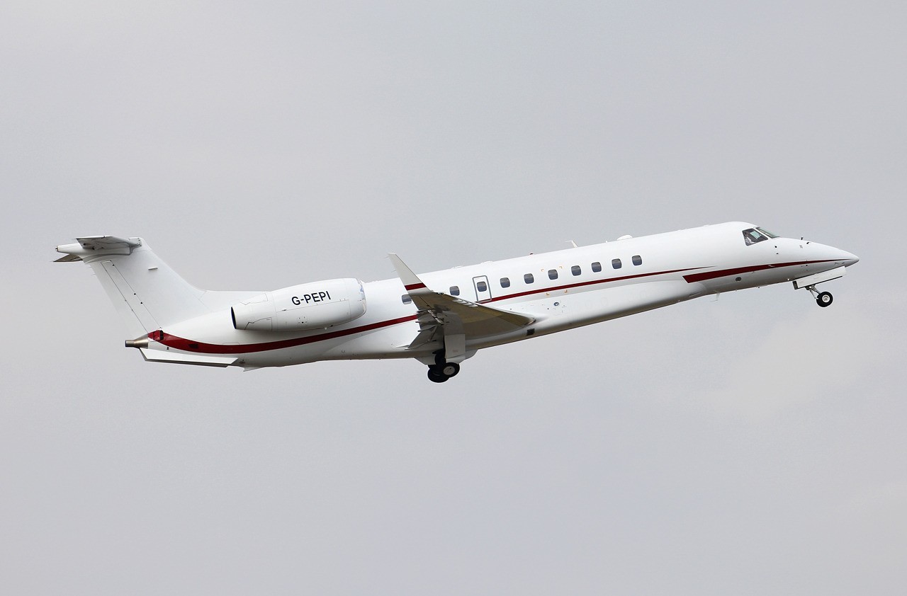 Embraer EMB-135 Legacy London Executive Aviation G-PEPI & Divers le 07.09.14 K3Hhml