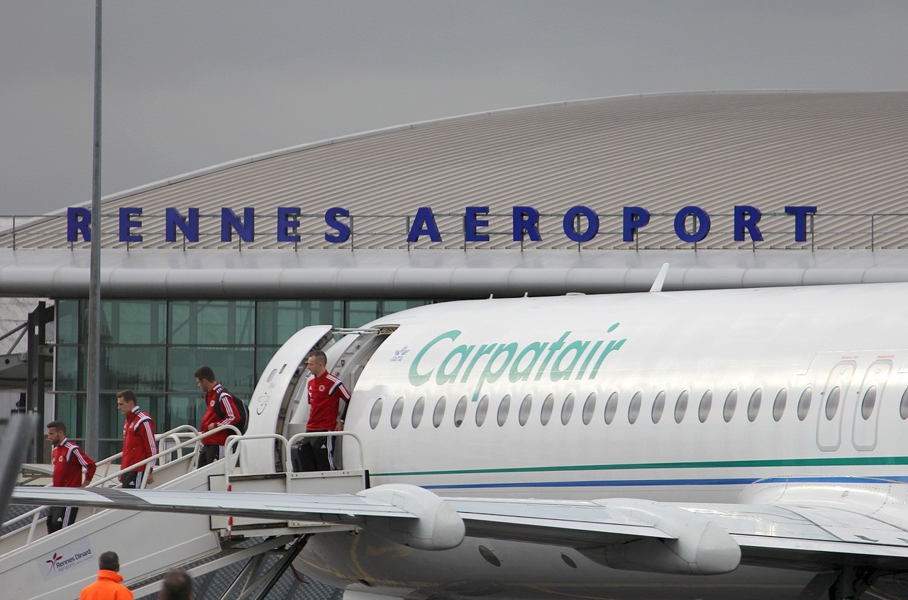 Carpatair Fokker F100 YR-FKB & Divers le 13.11.14 S51gnd