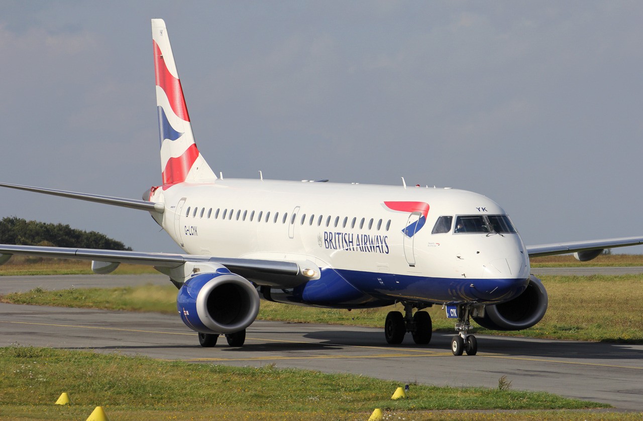 Embraer ERJ-190SR BA CityFlyer G-LCYK + Divers Le 09.10.14 XxrOGL