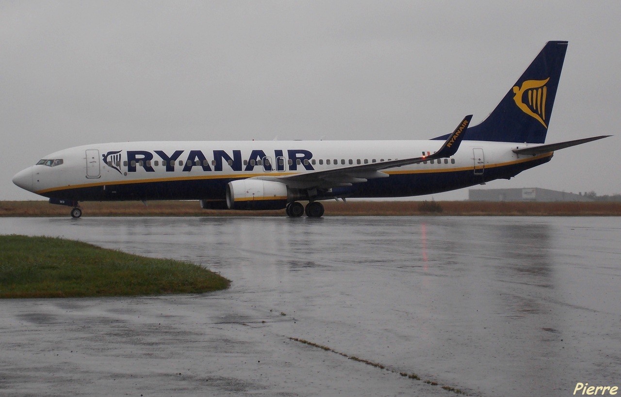 Embraer ERJ-190SR BA CityFlyer G-LCYU + Divers Le 12.10.14  5hYVfl