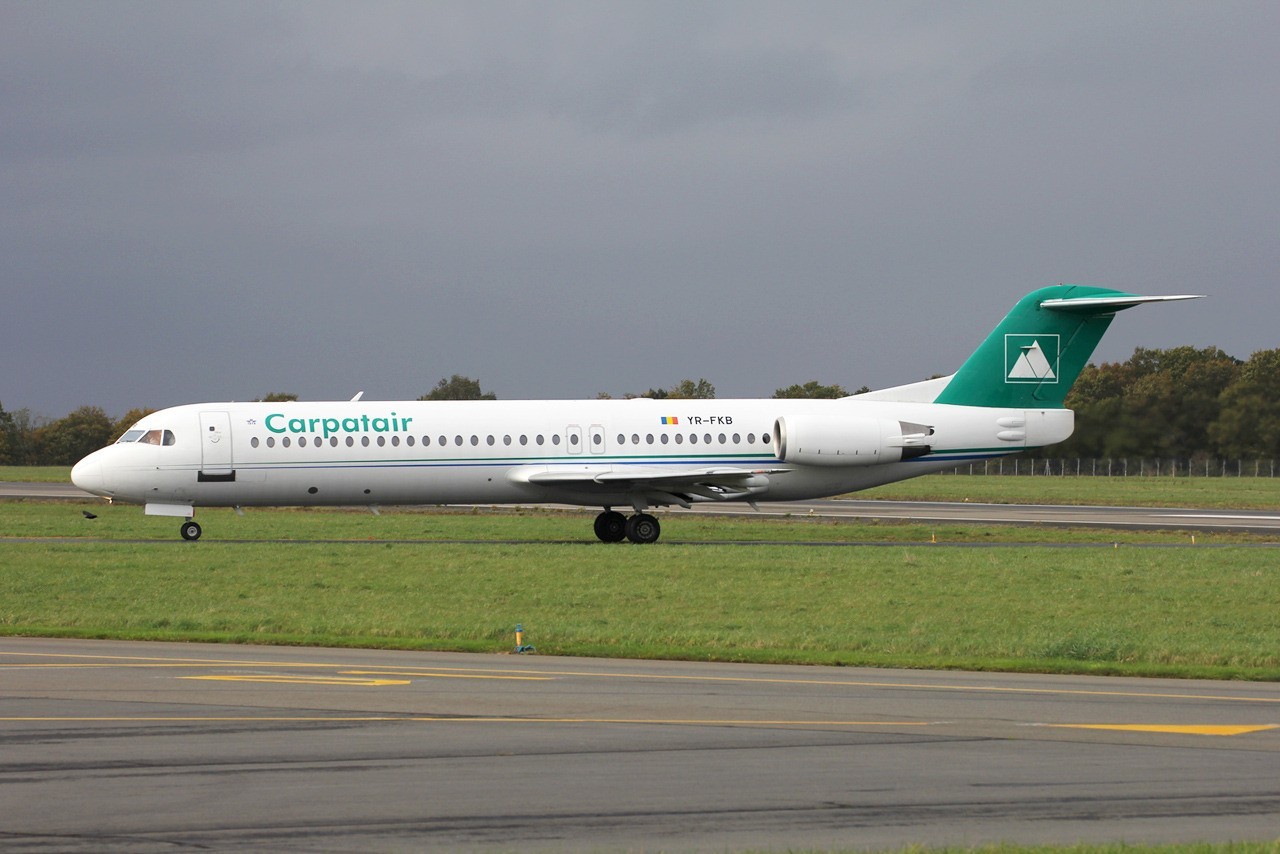 Carpatair Fokker F100 YR-FKB & Divers le 13.11.14 UGYnCM