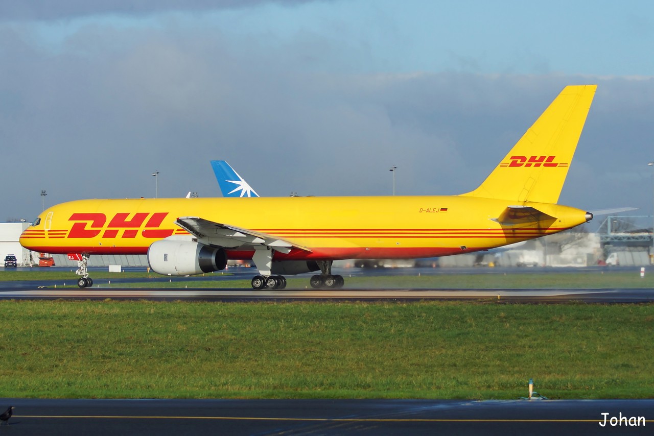 Boeing 757-23APF DHL D-ALEJ + Divers le 16.12.2014 - Page 3 UaSTOO