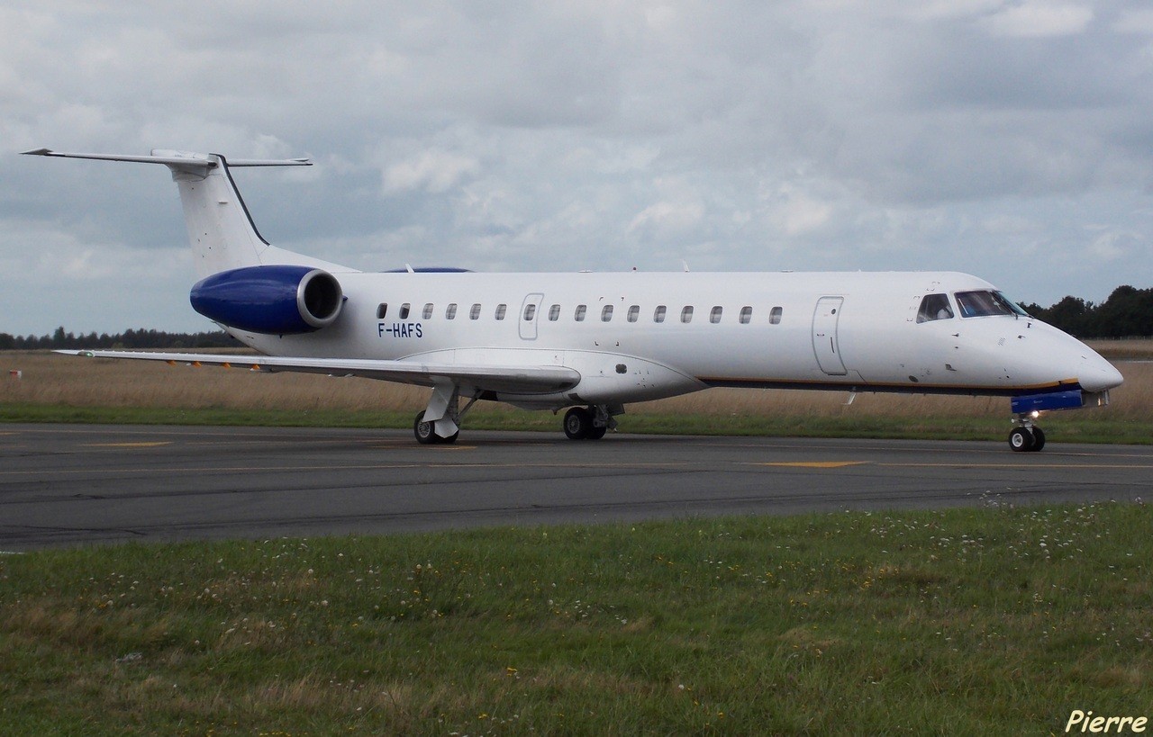 Airbus A320 LY-VEO + Embraer 145 F-HAFS et divers le 28.08.14 - Page 2 WBqmUE