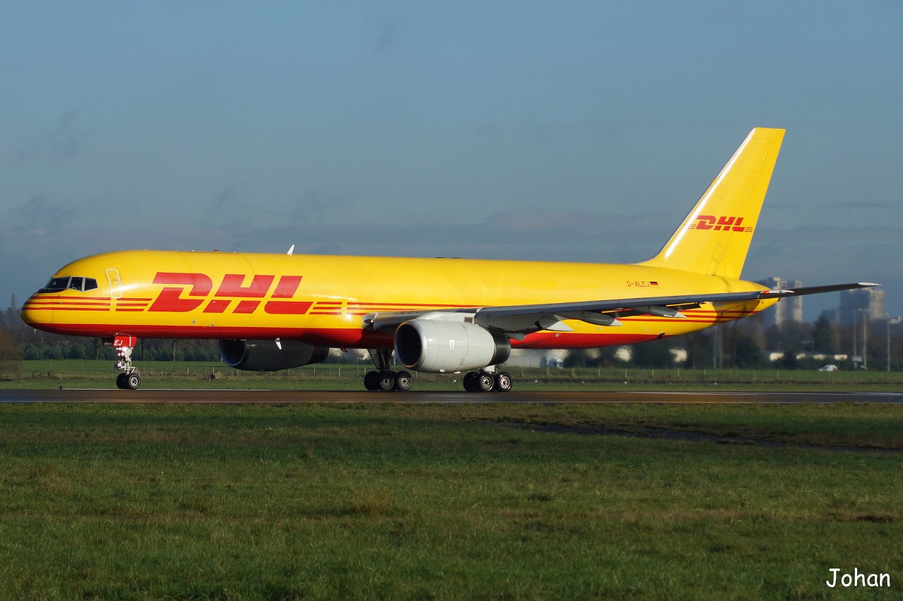 Boeing 757-23APF DHL D-ALEJ + Divers le 16.12.2014 - Page 3 K2WtbO