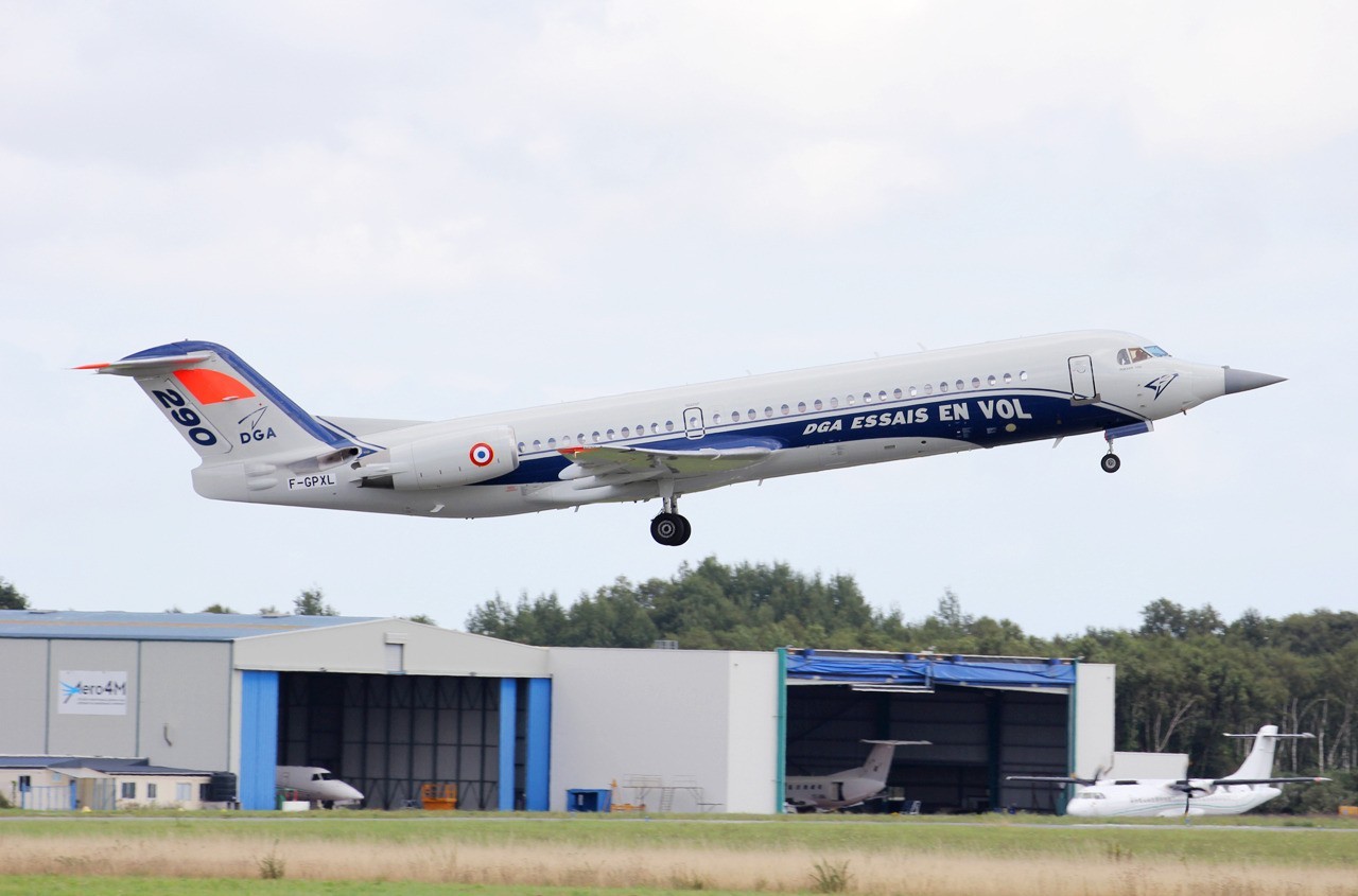 Fokker 100 (F-28-0100) France - Ministère de la Défense (CEV) F-GPXL + divers le 28.06.14 Wunlo8