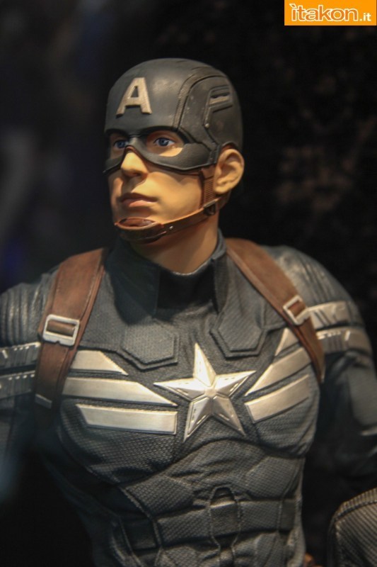 CAPTAIN AMERICA STEALTH  WINTER SOLDIER 1/4 STATUE GENTLE GIANT - Page 3 5939fd