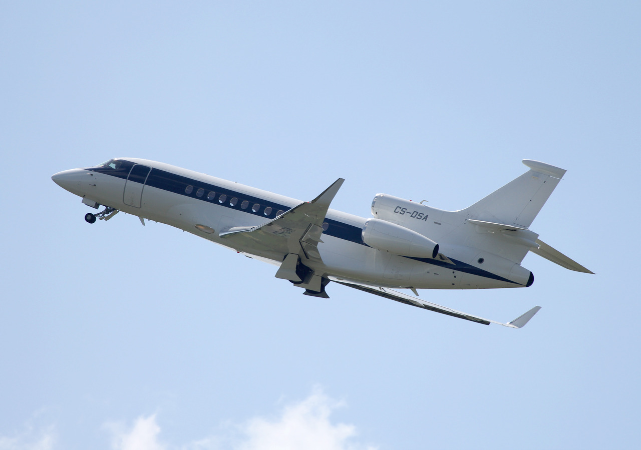 Falcon 7X NetJets Europe CS-DSA  + Boeing 737-8AS Ryanair EI-DPF le 18/05/2014 7tx9