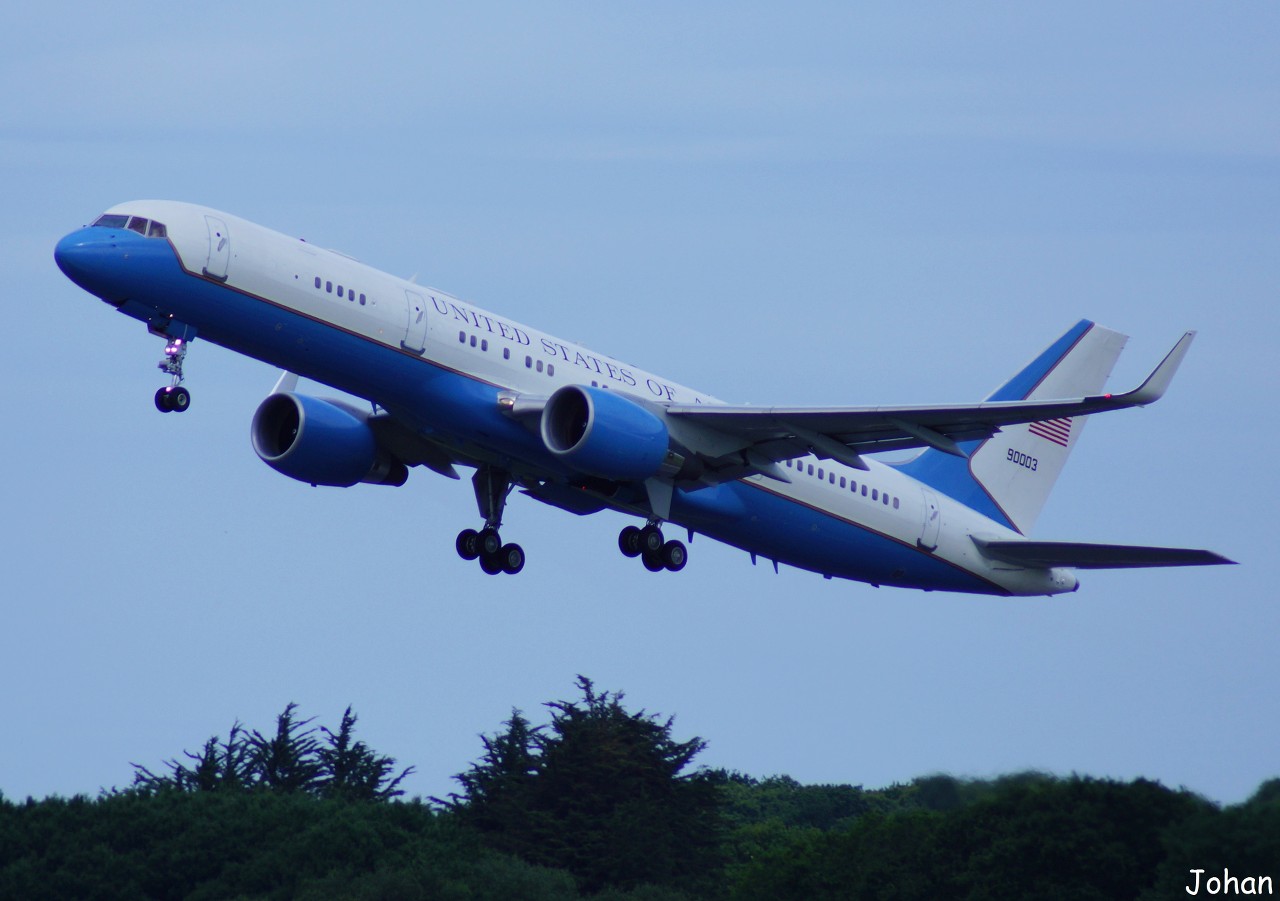 Boeing C-32A (757-200) 99-0003 United States of America le 09/06/2014 - Page 2 W0ko