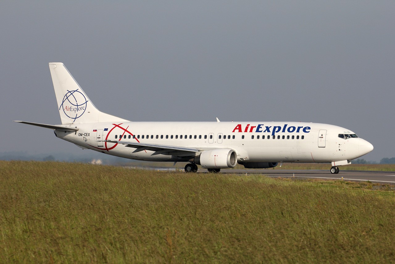 Boeing 737-436 Air Explore OM-CEX & Embraer 135LR Eastern Airways G-CGMB + Divers 17.05.14 - Page 2 7koe