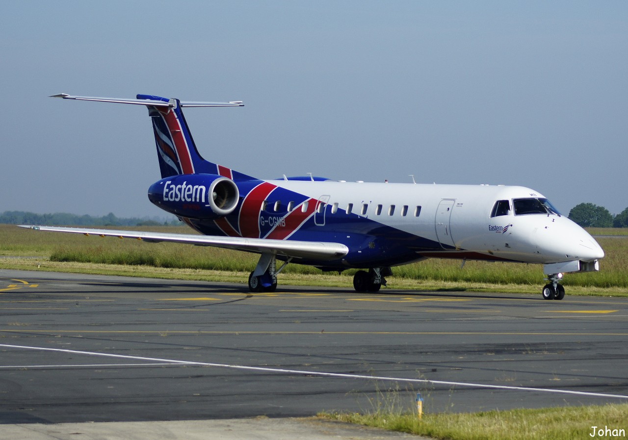 Boeing 737-436 Air Explore OM-CEX & Embraer 135LR Eastern Airways G-CGMB + Divers 17.05.14 - Page 2 Xsa9