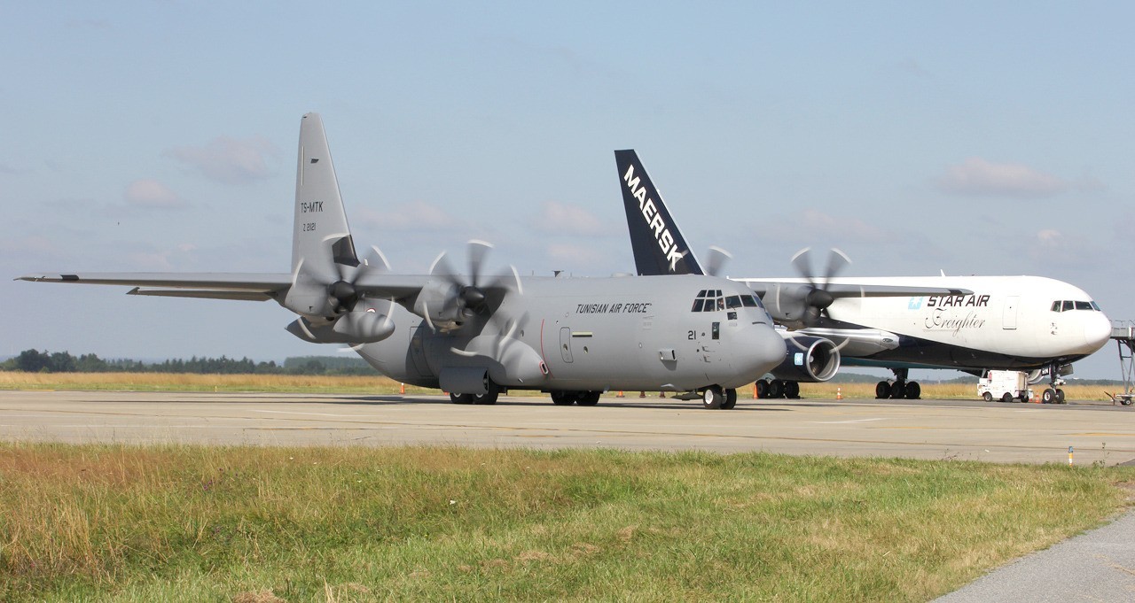 Tunisian Air Force Lockheed Martin C-130J-30 TS-MTK & Divers le 10.07.14 Hy0i