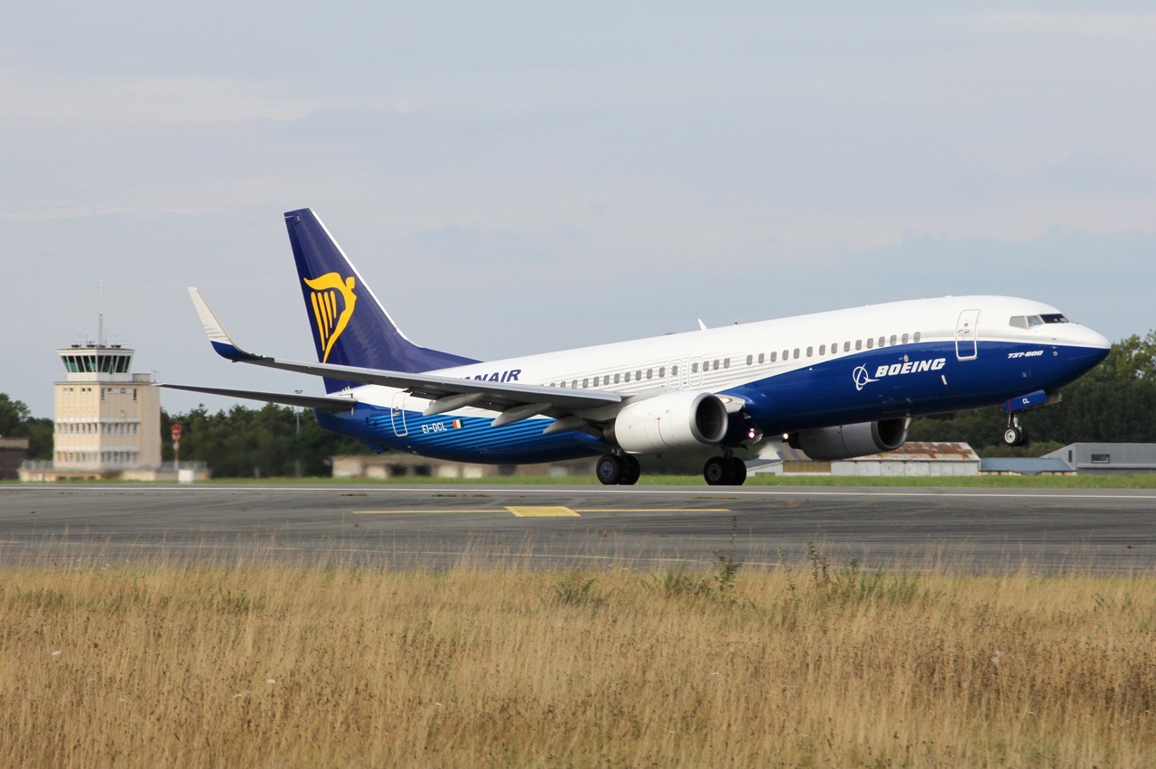 Boeing 737-8AS Ryanair EI-DCL (Dreamliner Livery) Le 09.08.14 - Page 2 Zz9siD