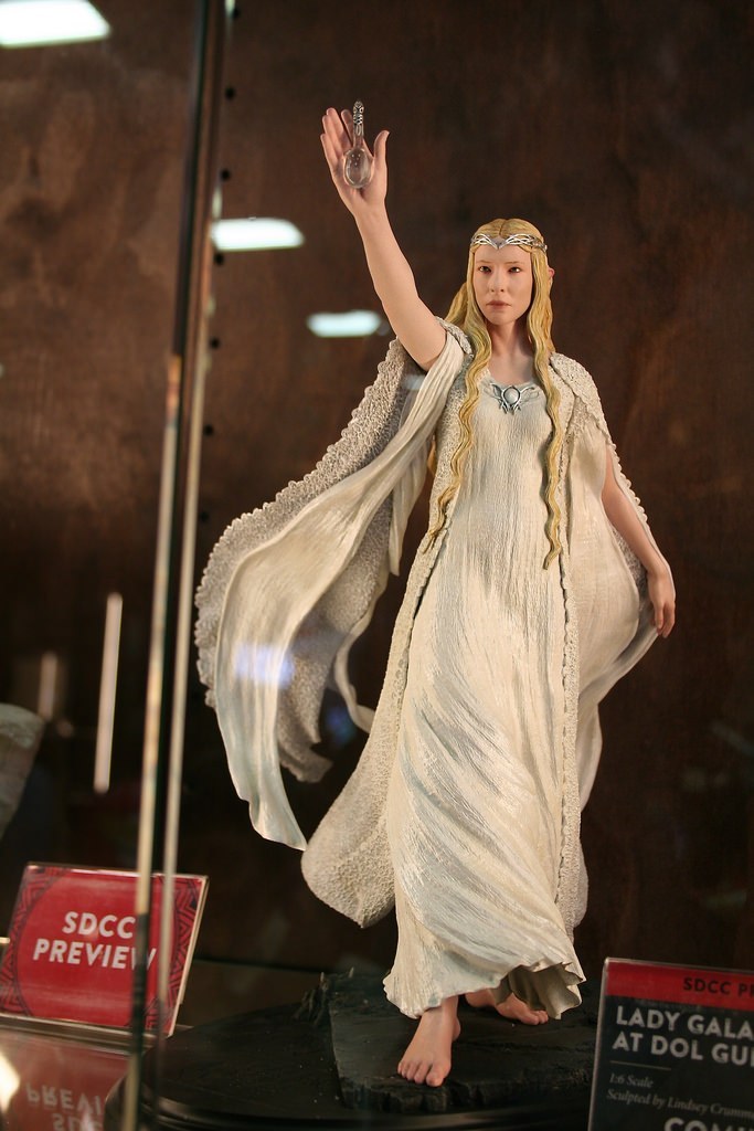 LADY GALADRIEL AT DOL GULDUR X8xvFD