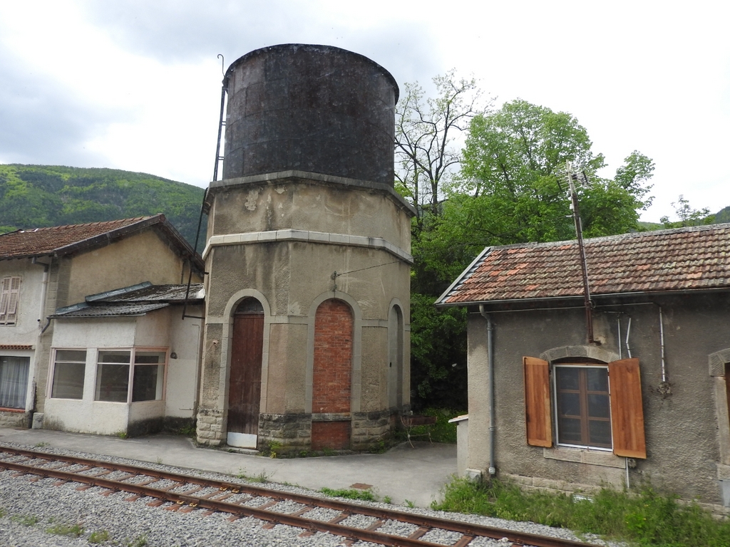 St André les Alpes "Le Train des Pignes " Entrevaux - Samedi 7 mai 2022 3MSpYi