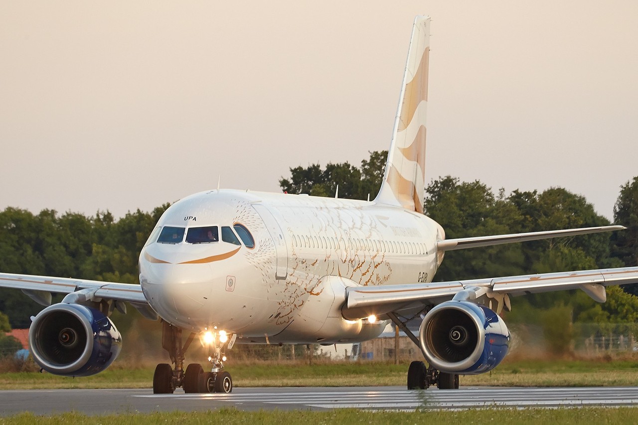 [02/09/2017] Airbus A319 (G-EUPA) British Airways "Olympic Dove" ApcftE