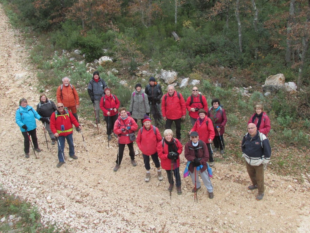 Pourrières - Jeudi 5 décembre 2019 Rando JM et Gérard - Photos Arlette et Roland LBZwdb