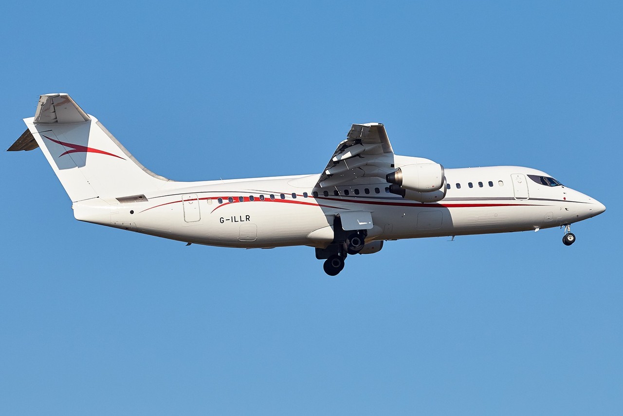 [25/02/2018] Bae Avro RJ100 (G-ILLR) Cello Aviation QBAtZ0